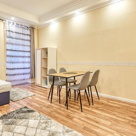 Lovely Airbnb Near Schoenbrunn Apartment Vienna Luaran gambar