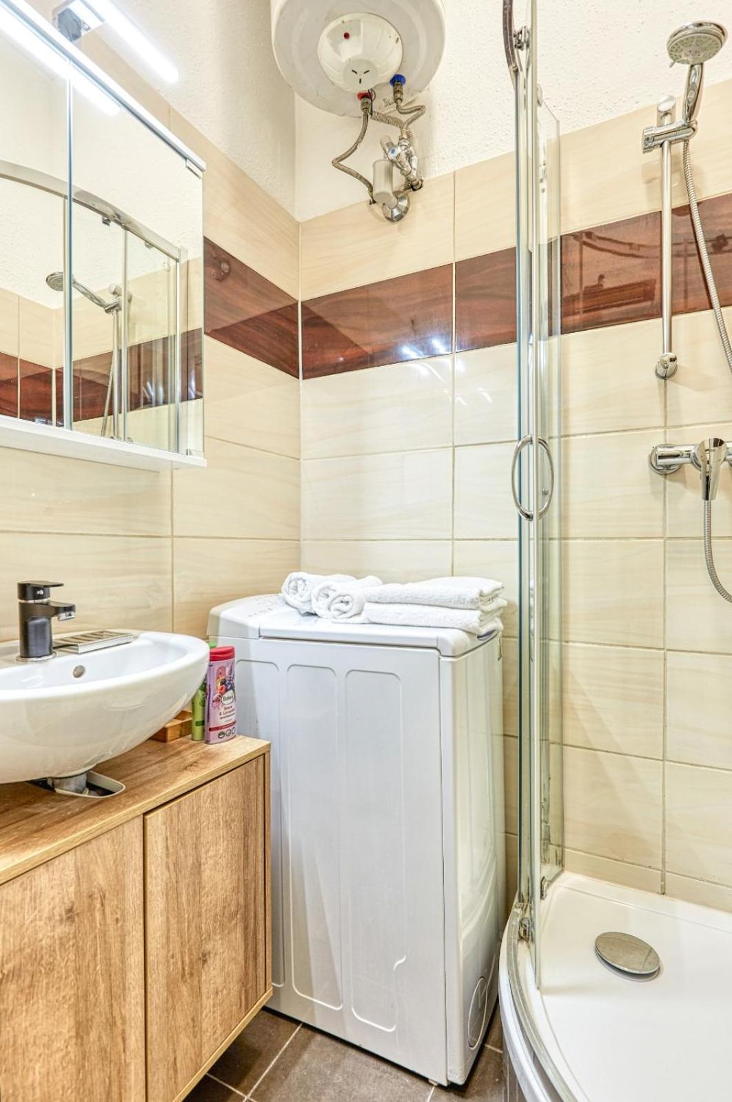 Lovely Airbnb Near Schoenbrunn Apartment Vienna Luaran gambar