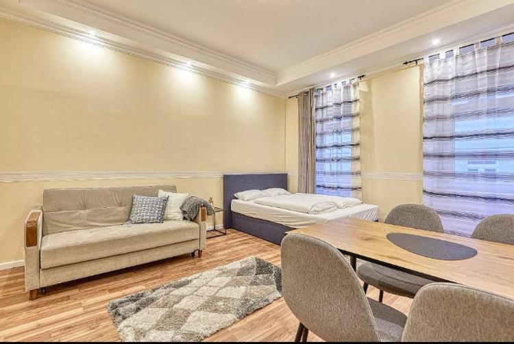 Lovely Airbnb Near Schoenbrunn Apartment Vienna Luaran gambar